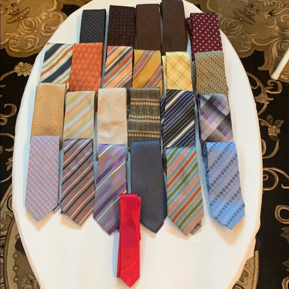 BULK SALE! 24 VARIOUS MEN’S TIES